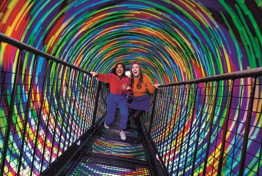 Edinburgh: Harry Potter Tour & Amazing Illusions Experience - Five floors inside the World of Illusions
