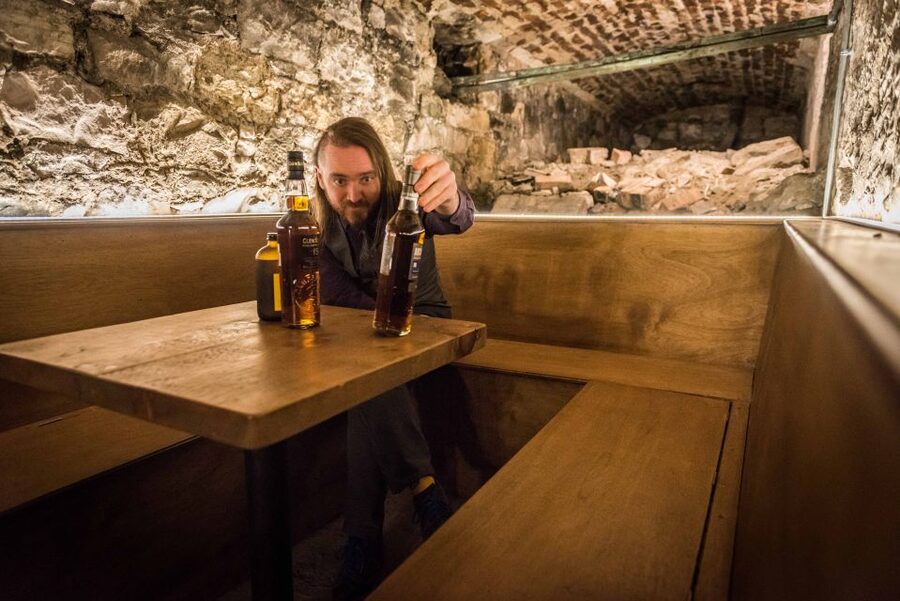 Edinburgh: Harry Potter Walking Tour and Whisky Tasting - Meeting at Tron Kirk on the Royal Mile