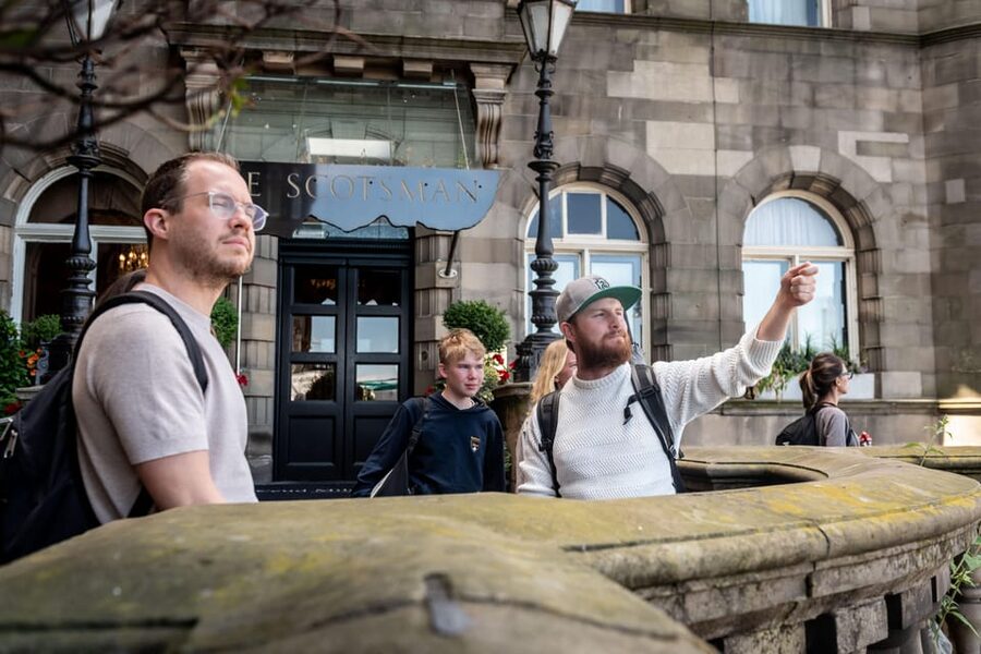 Edinburgh: Harry Potter Walking Tour with Dungeon Entry - Old Town Streets and the Elephant Café