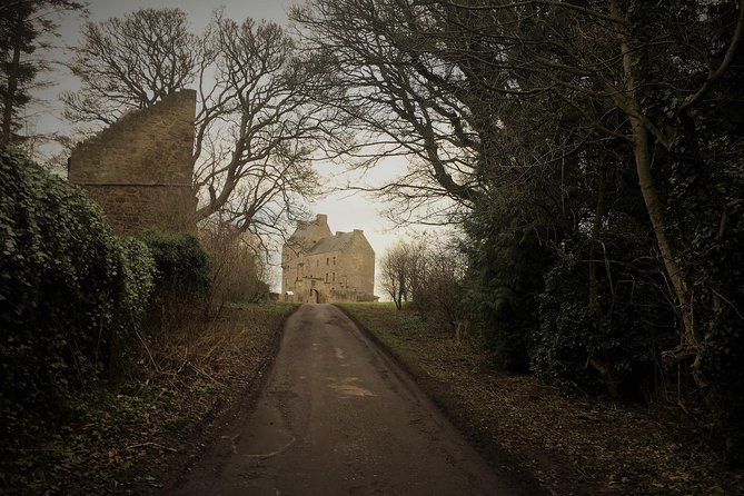 Edinburgh: The Outlander, Palaces & Jacobites Tour - Culross: the strongest village stop