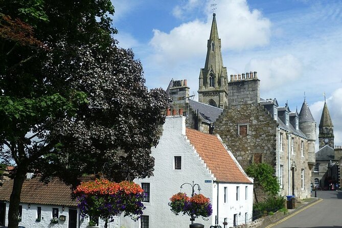 Edinburgh: The Outlander, Palaces & Jacobites Tour - Falkland, Inverness, and a route that can change
