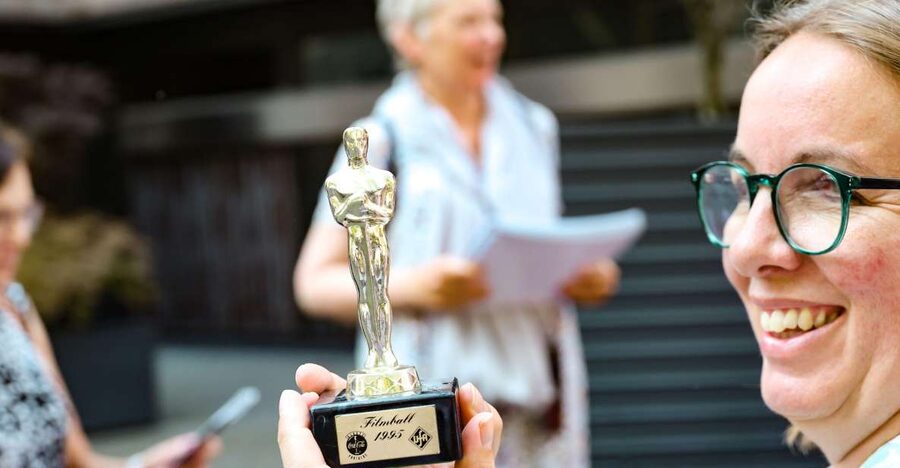 Filmtour Düsseldorf: From Hollywood to Netflix - From King of Stonks to the Dreischeibenhaus