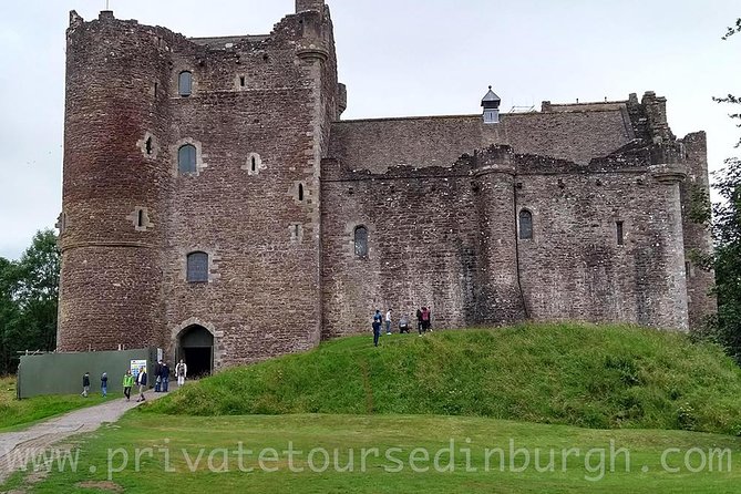 Five Outlander locations , Outlander film locations tour - Midhope Castle, the real-world Lallybroch