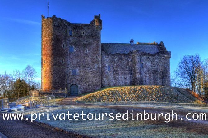 Five Outlander locations , Outlander film locations tour - Culross Palace and the village of Cranesmuir