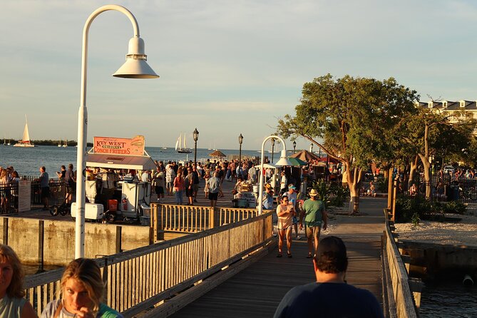 Fort Lauderdale/Hollywood: Key West Full-Day Tour in Luxury Coach Bus - Guides, drivers, and the human side of the trip