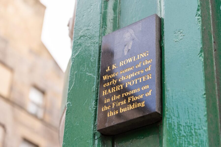 French Language : Original Harry Potter Tour of Edinburgh - Victoria Street and the Royal Mile