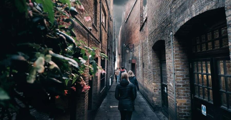 French Language: Original Harry Potter Walking Tour - Southwark, Borough Market, and the wizarding starting point