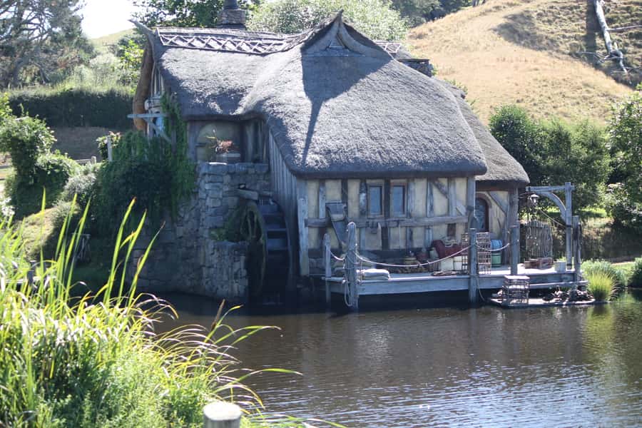 From Auckland: Hobbiton Afternoon Tour - The option to finish in Rotorua