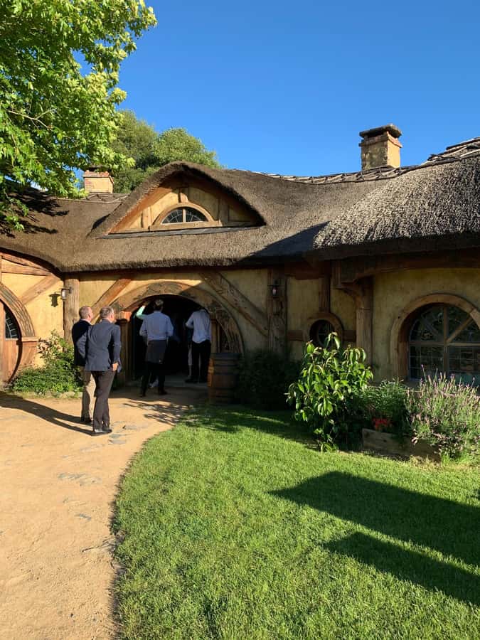 From Auckland: Hobbiton & Hamilton Gardens Small Group Tour - Hamilton Gardens: 90 minutes of themed spaces