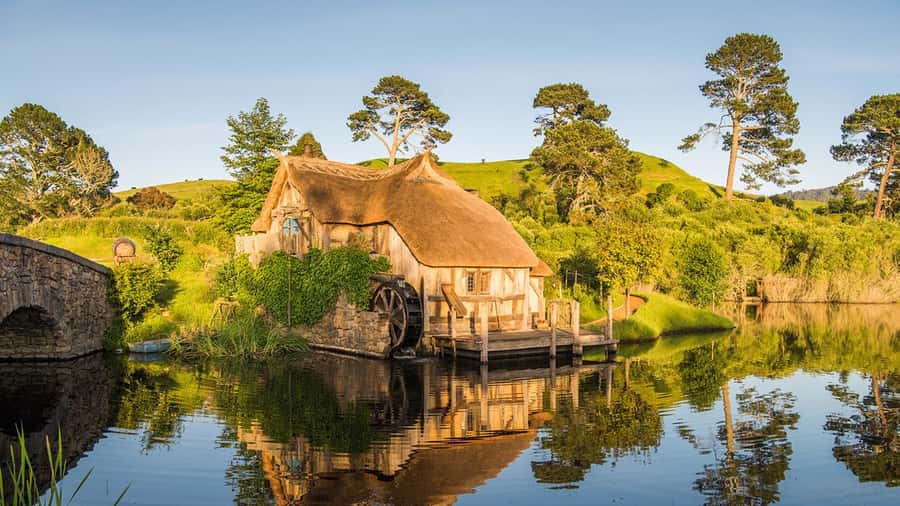 From Auckland: Hobbiton Movie Set Small Group Tour - Is $176 a fair price?