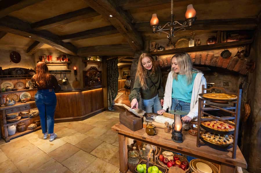 From Auckland: Hobbiton Movie Set Trip with Guided Tour - Key points before you book