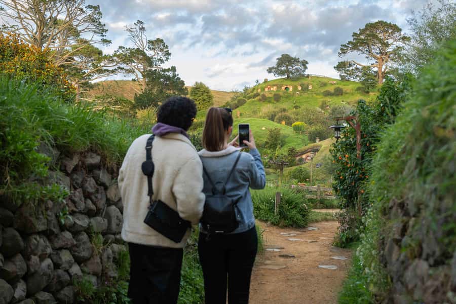 From Auckland: Hobbiton Movie Set Trip with Guided Tour - The early Auckland pickup and Waikato drive