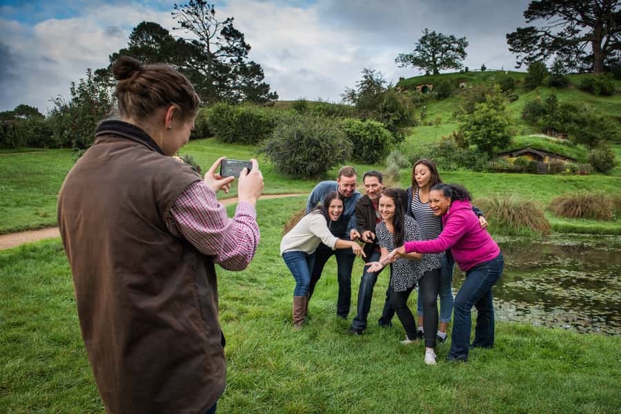 From Auckland: Hobbiton & Waitomo Caves Full-Day Trip - The return to Auckland