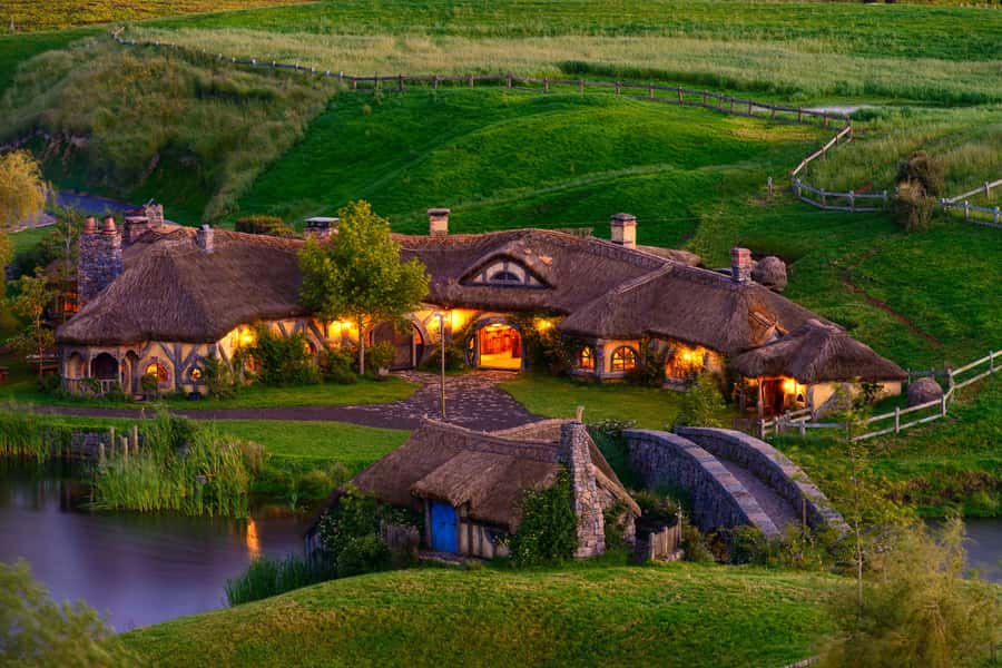 From Auckland: Hobbiton & Waitomo Caves Full-Day Trip - Who will enjoy this day most?