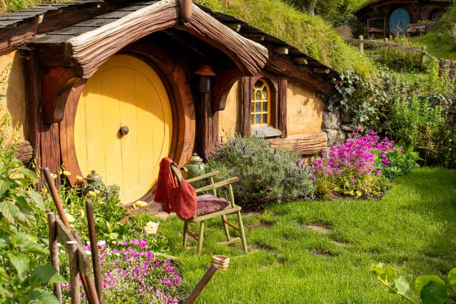 From: Auckland: Rotorua via Hobbiton Tour One Way Tour - Walking through the 12-acre Hobbiton set