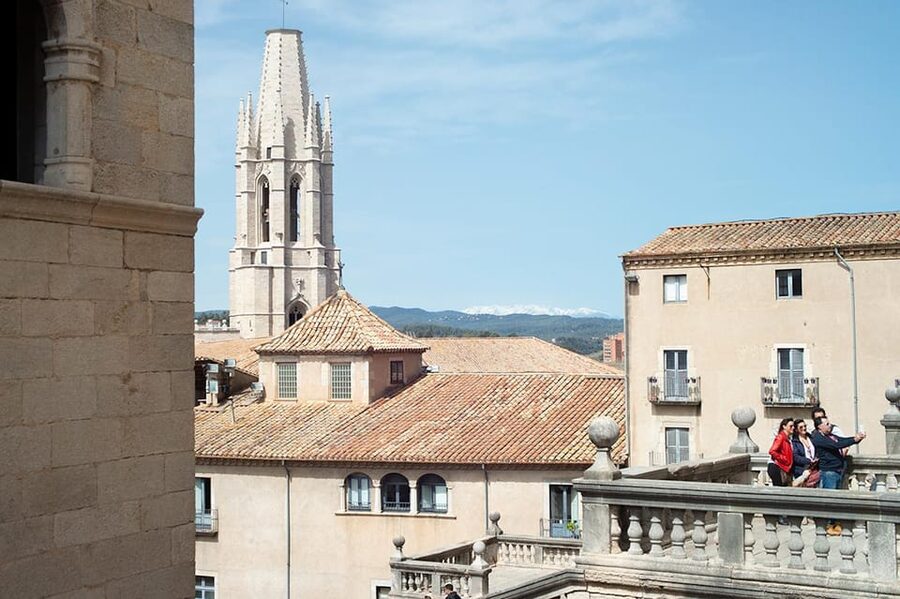 From Barcelona: Girona & Costa Brava Game of Thrones Tour - Who should book this Girona and Costa Brava tour?
