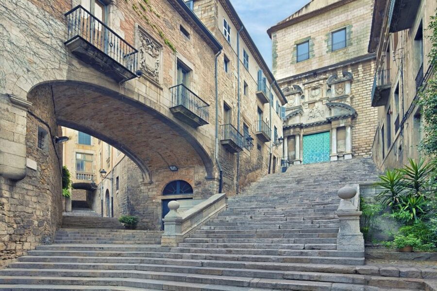 From Barcelona: Girona, Game of Thrones Tour - Game of Thrones locations without losing the real Girona