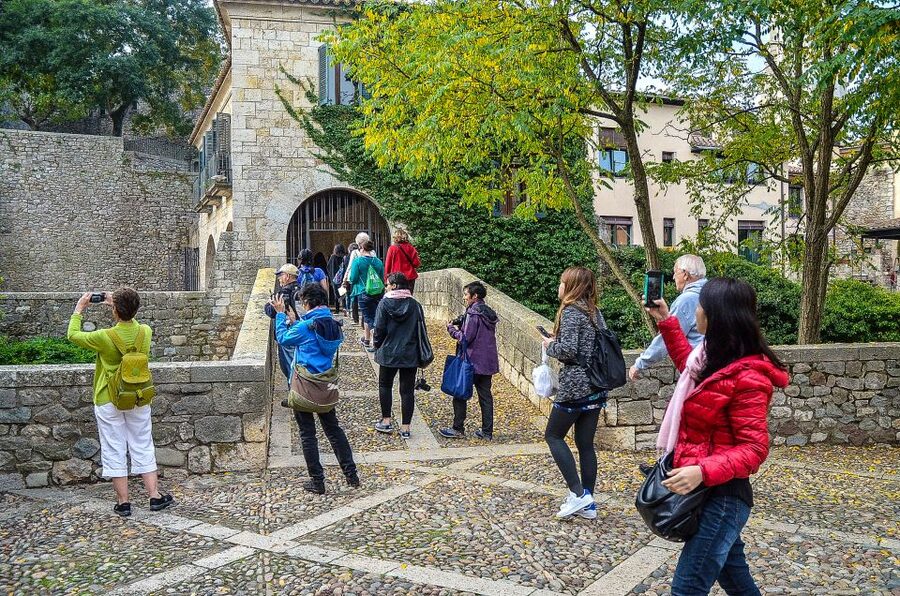 From Barcelona: Girona, Game of Thrones Tour - The Onyar River and the Eiffel connection