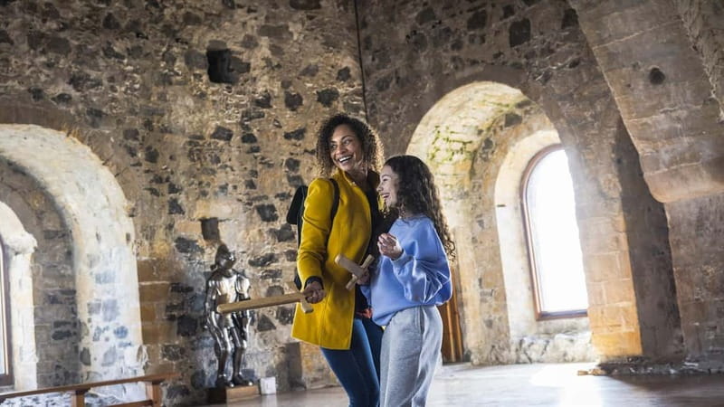 From Belfast: Giant’s Causeway and Game of Thrones Day Tour - Carrickfergus Castle and the First Stop