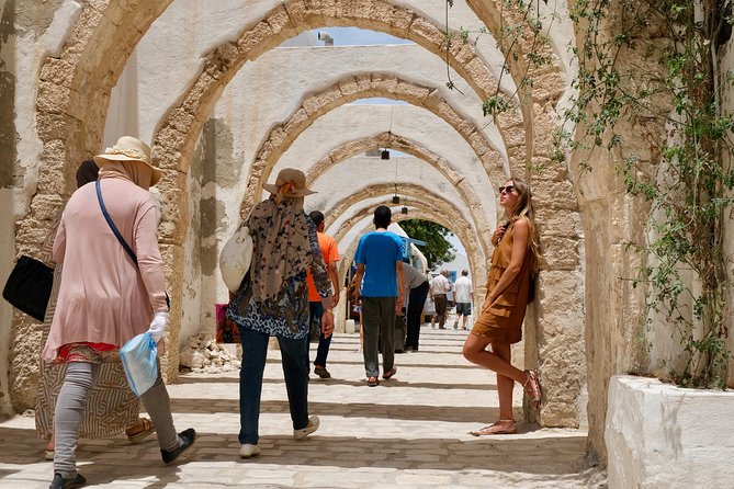 From Djerba : 1 day in the footsteps of Star Wars "Mos Eisley" - Guellala turns pottery into a living tradition