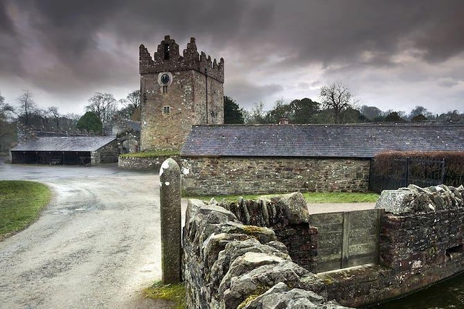 From Dublin: Game of Thrones Winterfell Locations Trek - Lunch at Strangford: a welcome pause