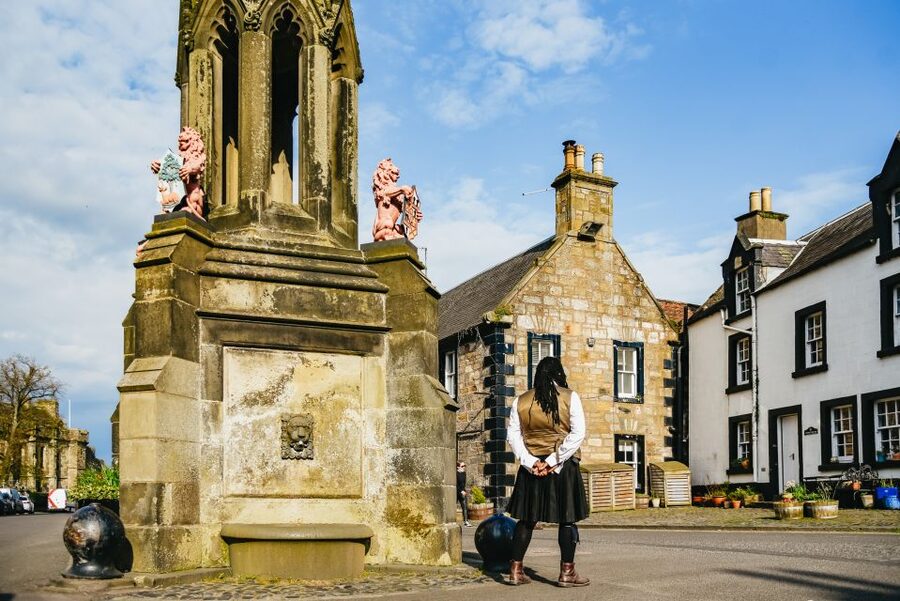From Edinburgh: Outlander Experience 2-Day Tour - The Highland Folk Museum shows Scotland through daily life