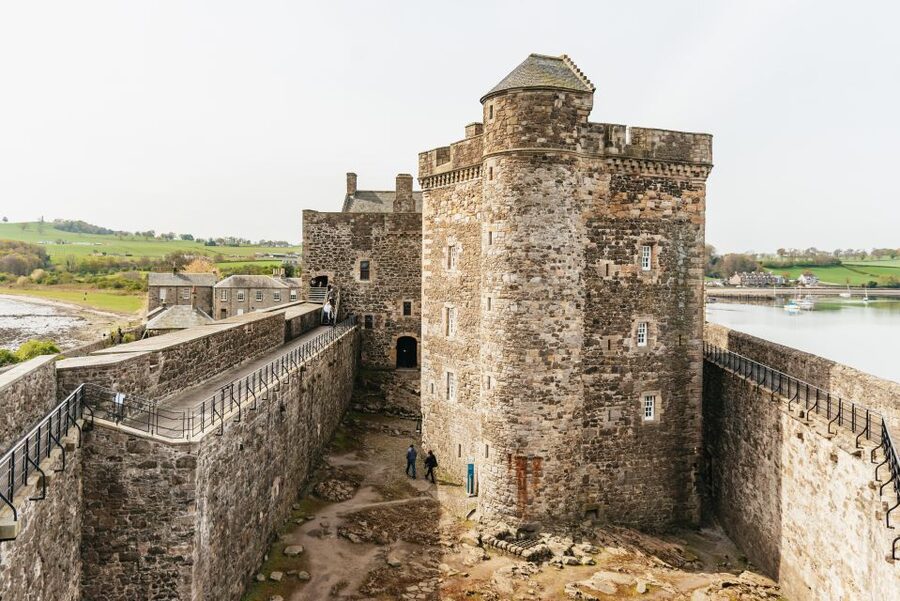 From Edinburgh: Outlander Experience 2-Day Tour - Doune Castle is the day’s best double feature