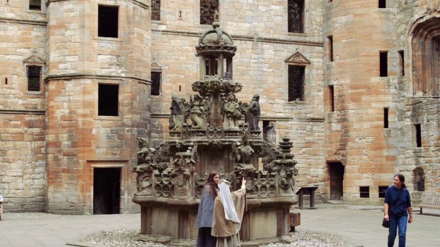 From Edinburgh: Outlander Full-Day Tour in Spanish - The pace, guide style, and group experience