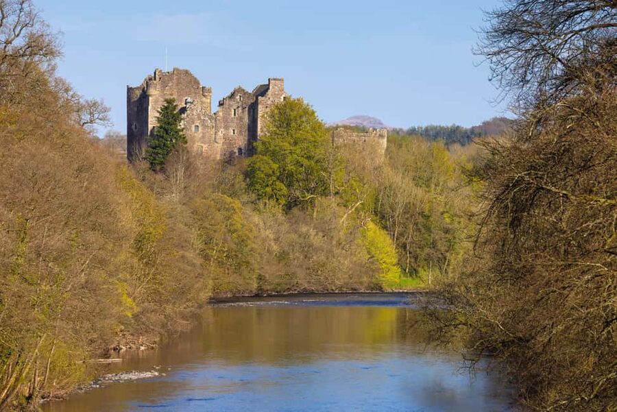 From Edinburgh: Private Outlander location tour - Blackness Castle and Outlander’s Fort William