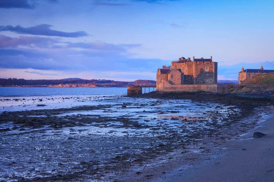 From Edinburgh: Private Outlander location tour - Midhope Castle, the real Lallybroch
