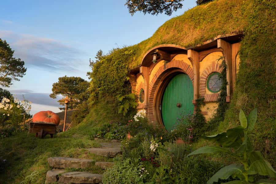 From Rotorua: Hobbiton Movie Set Tour with Festive Lunch - A drink at the Green Dragon Inn