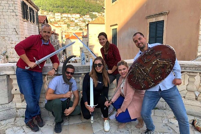 Game of Thrones Extended Tour with Swords and Props - From a Lannister banner to the Red Keep