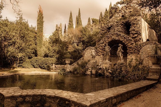 Game of Thrones Extended Tour with Swords and Props - Ending at Ploce Gate with Qarth in sight