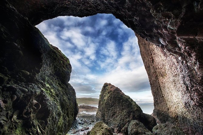 Game of Thrones Locations Tour including Westeros & Giant's Causeway - Why This Tour Works From Belfast