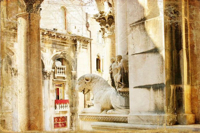 Game of Thrones Tour Split - City Of Dragons - Meeting the Guide at the Gregory of Nin Statue