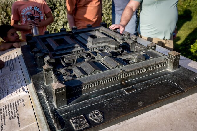 Game of Thrones Walking Tour Split - Passing through the Golden Gate