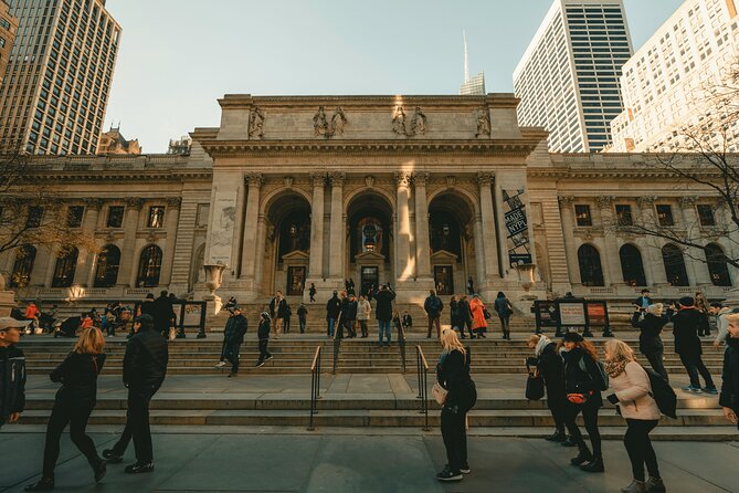 Ghostbusters Movie Locations Private Tour in New York - FDNY Ladder 8: the headquarters every fan wants