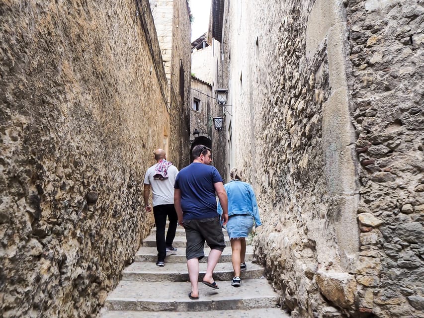 Girona: Game of Thrones Walking Tour - Jurats Square and the changing face of Girona