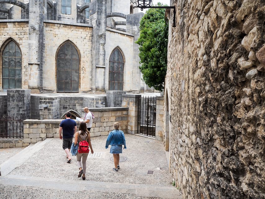 Girona: Game of Thrones Walking Tour - Timing, language, and walking demands