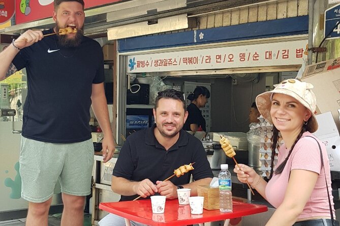 Gwangjang market Netflix Food Walking Tour with Insadong - Timing, group size, and practical planning