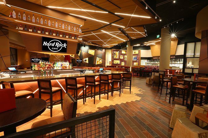Hard Rock Cafe Hollywood Florida - Choosing between the Acoustic and Electric menus