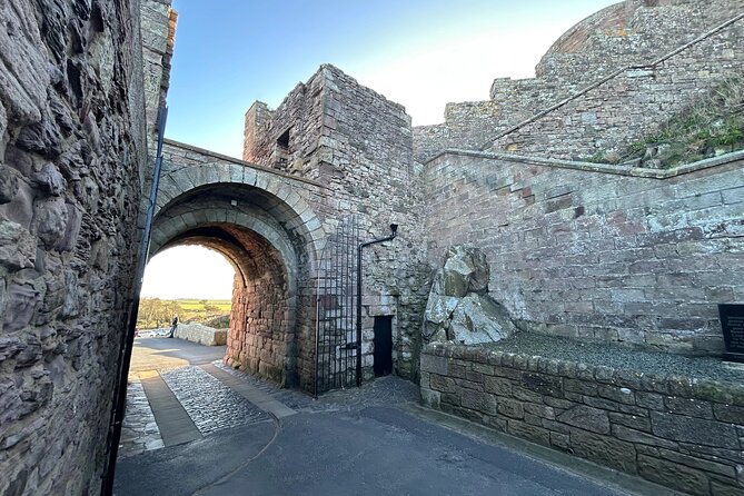 Harry Potter, Alnwick Castle, Bamburgh Castle, Seals Tour - Price, group size, and what you receive