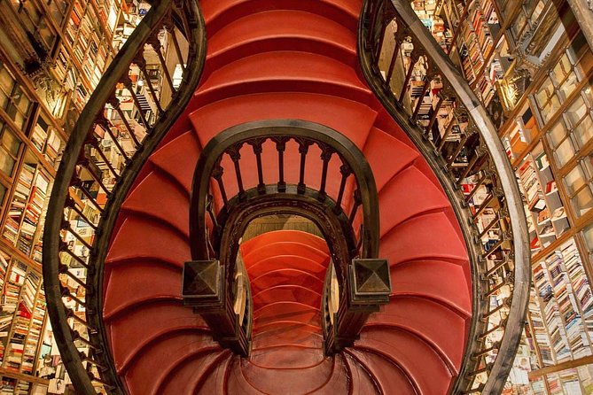 Harry Potter and Lello Bookshop Tour : Highlights and Hidden Gems - Entering Lello Bookshop