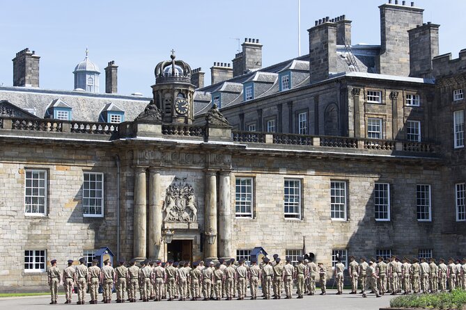 Harry Potter Edinburgh Top Sights Tour with Holyrood Palace - Waverley Station and the role of trains
