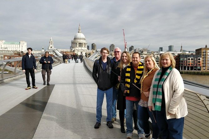 Harry Potter Filming Locations: Private Black Cab Tour in London - King’s Cross and St. Pancras: the perfect opening