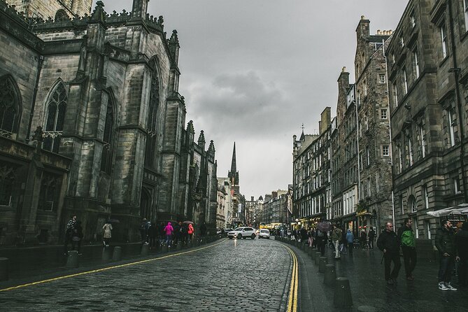Harry Potter Origins Tour with Edinburgh Castle Tickets - New Town views and the University of Edinburgh