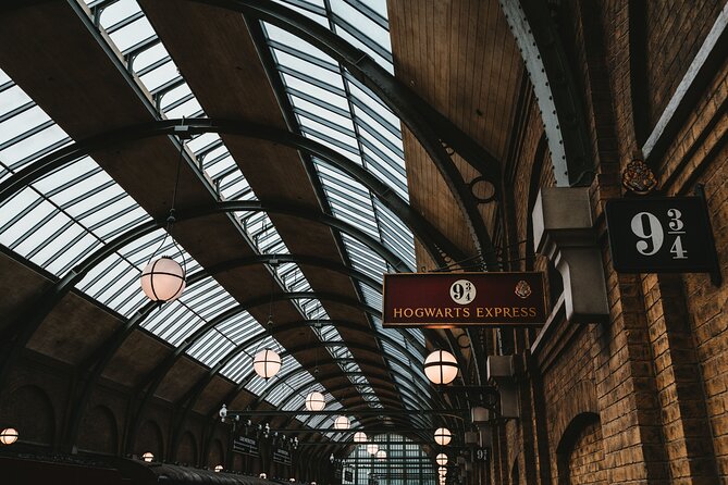 Harry Potter Private Tour in London - Whitehall and the Ministry of Magic telephone booth