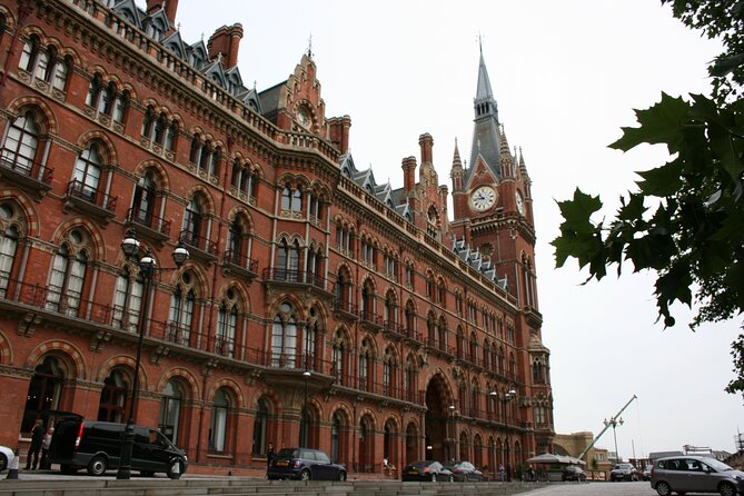 Harry Potter Private Tour in London - Platform 9 3/4 at King’s Cross