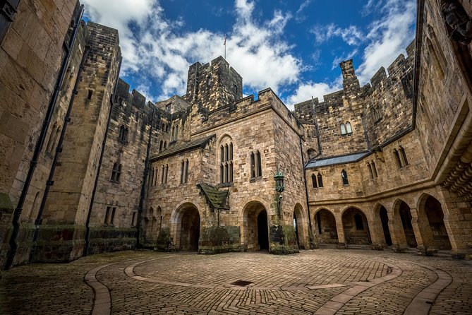 Harry Potter's Alnwick Castle and Scottish Borders Day Trip - Key points at a glance