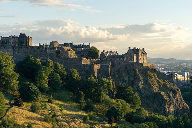 Harry Potter’s Edinburgh: A Self-Guided Audio Tour - Start outside Edinburgh Castle on Castlehill